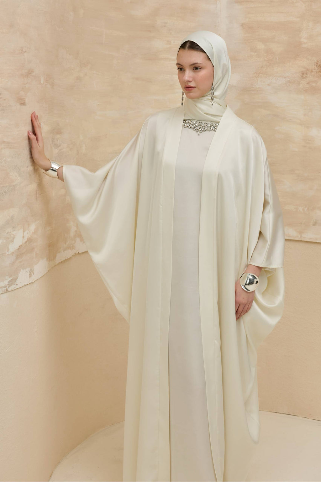 Crystal Veil | Taş Yaka Detaylı Abaya Takımı