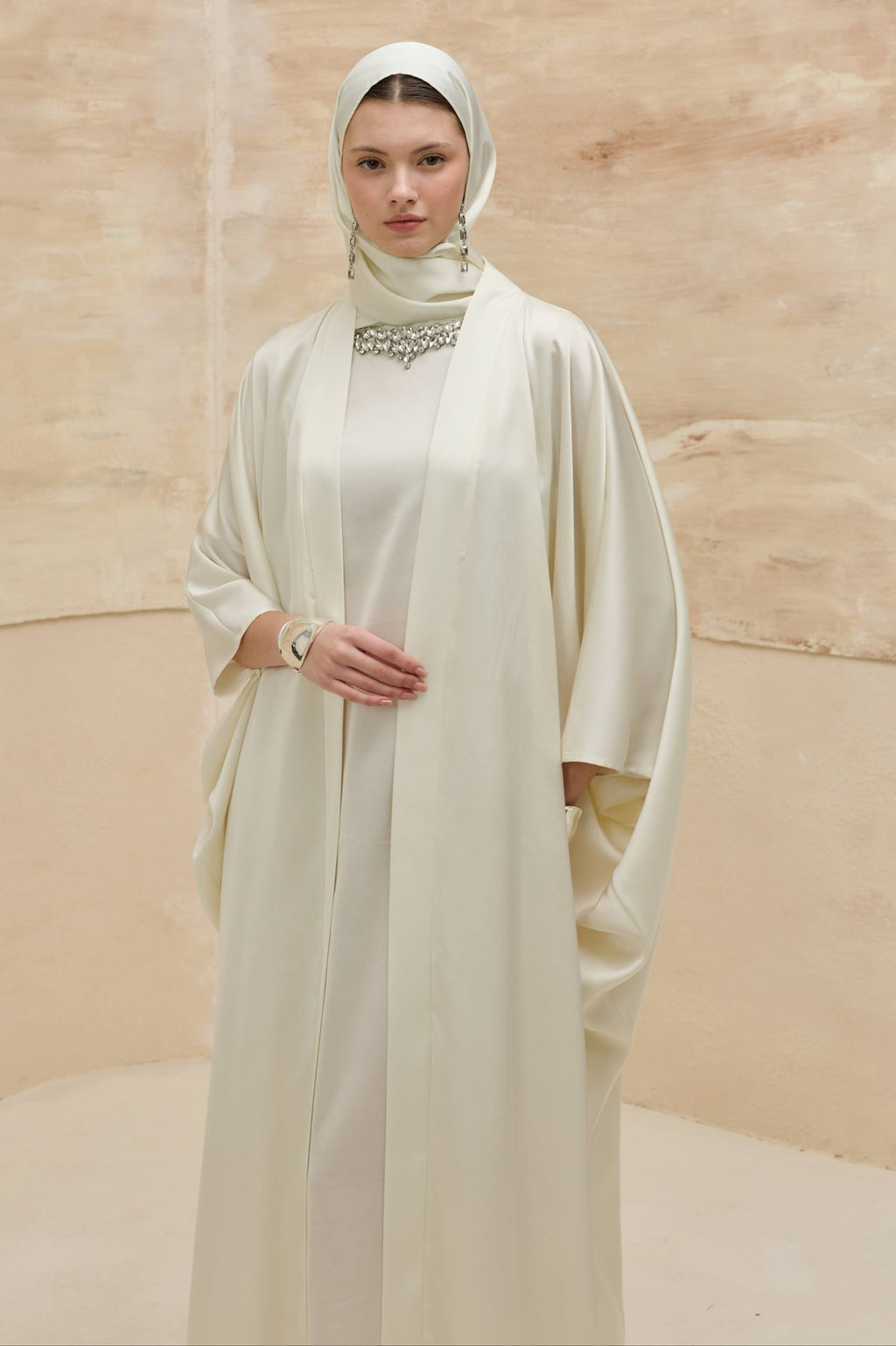Crystal Veil | Taş Yaka Detaylı Abaya Takımı