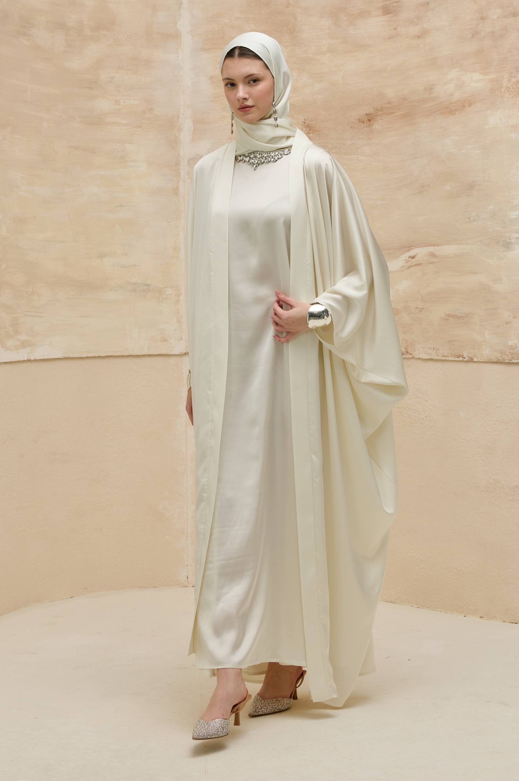 Crystal Veil | Taş Yaka Detaylı Abaya Takımı