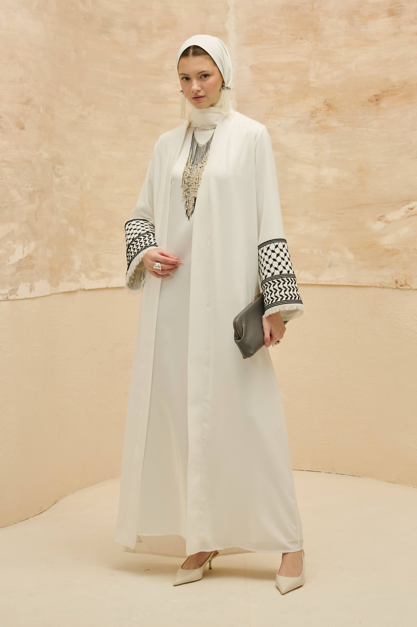 Miras | Kefiye Detaylı Abaya