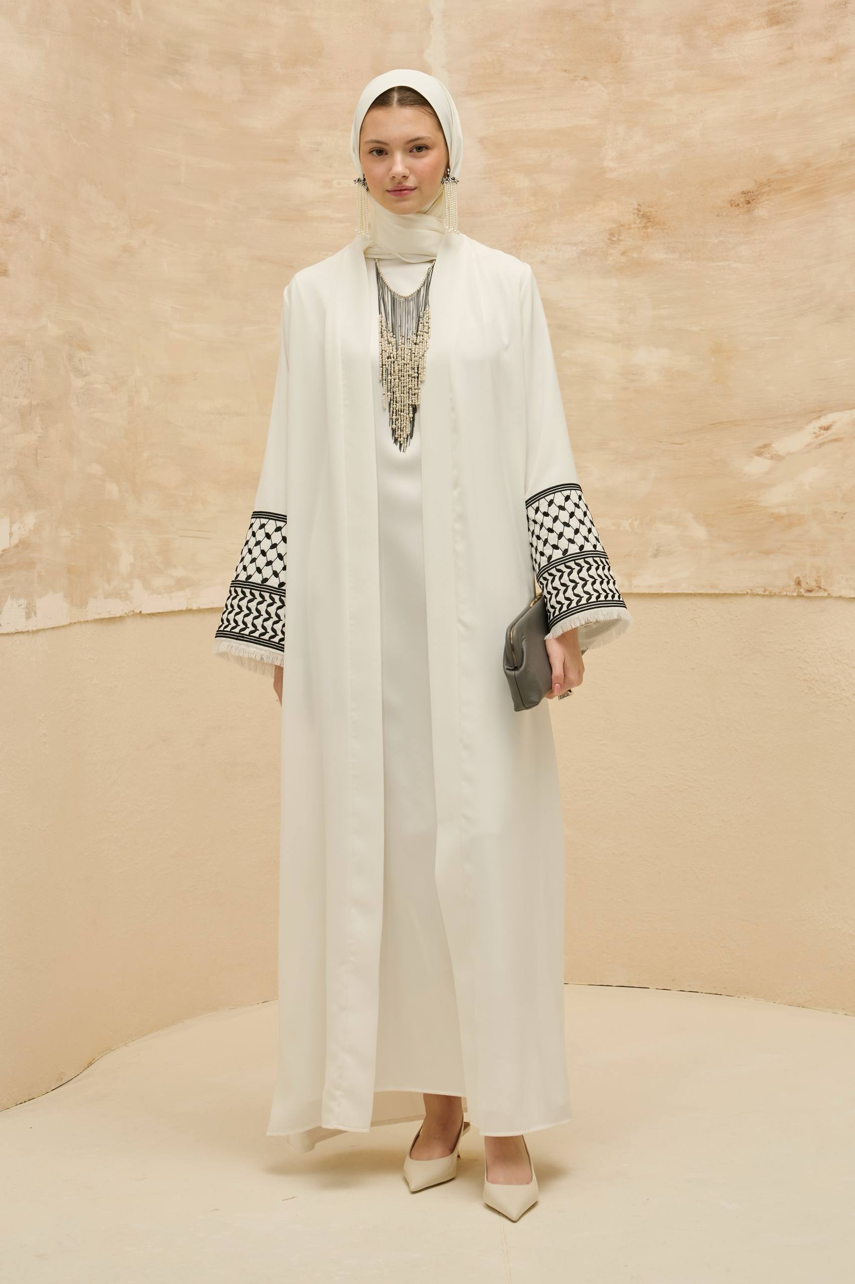 Miras | Kefiye Detaylı Abaya