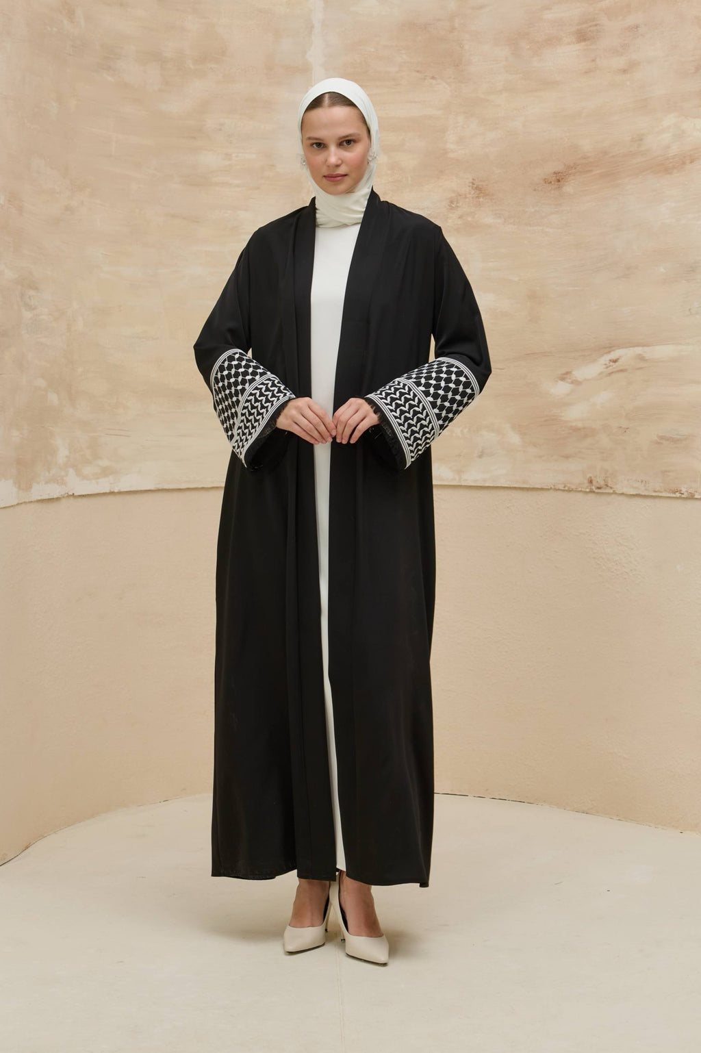 Miras | Kefiye Detaylı Abaya